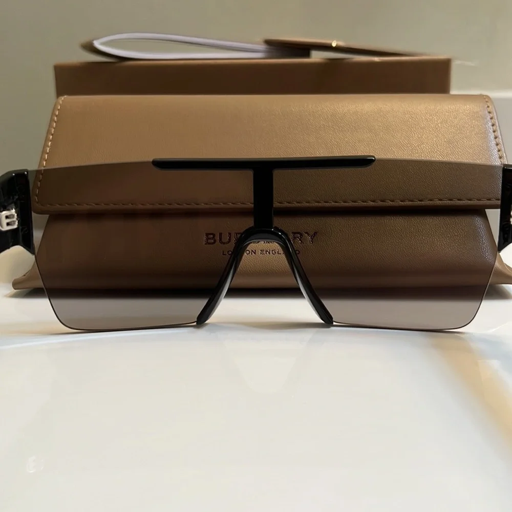 Burberry sunglasses - Unisex - Picture 4 of 11